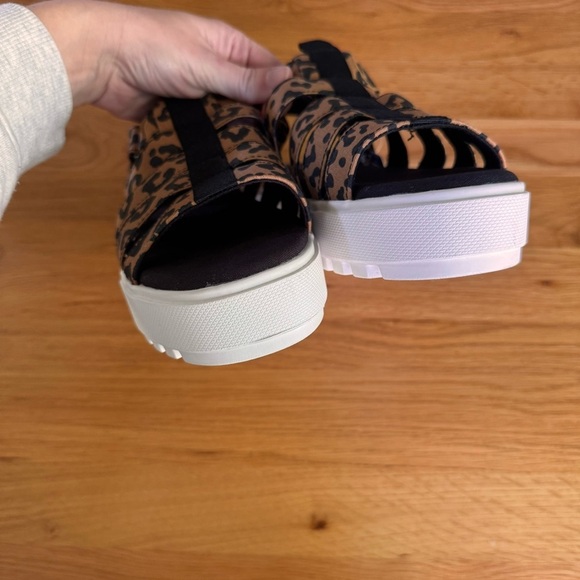 NWT Toms Fisherman Lug Sandals in "Toffee Leopard Canvas" Size 8 - Picture 5 of 10